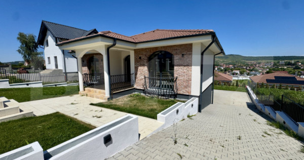 Vand casa moderna, singur in curte, Corunca, zona Penny