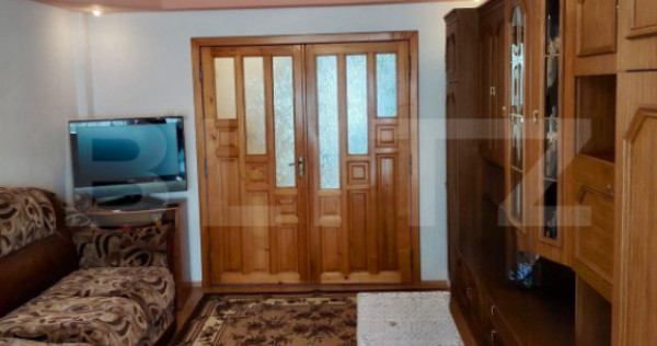 Apartament cu 3 camere 55mp, decomandat, cu garaj și parcar