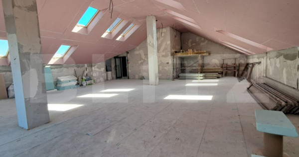 Spațiu comercial de &icirc;nchiriat &ndash; 238 mp, Mansardă,