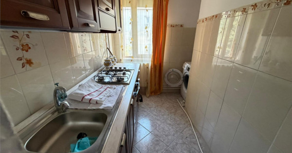 Apartament 3 camere, zona Sud - Paco , etaj 3, mobilat