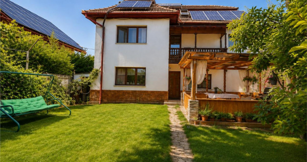 Casa familiala,790mp teren,5 dormitoare, livada,2 garaje,pan
