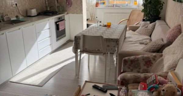 Apartament 3 camere, 68MP+2 Parcari, Zona Florilor, Floresti