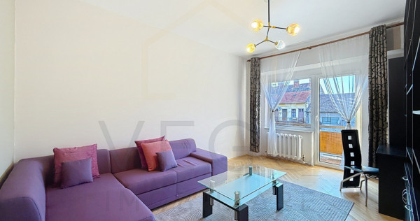 Apartament cu 3 camere, 70 mp, 2 bai, balcon, in Centru