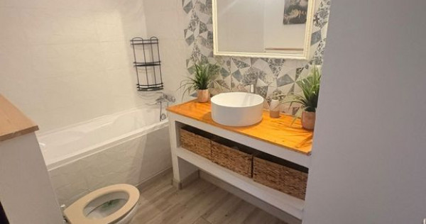 De inchiriat apartament cu 2 camere, bloc Privilege, etaj...