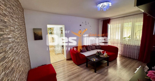 Apartament cu 3 camere, semidecomandat - aproape de centru