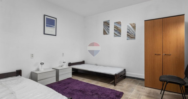 Spatiu de inchiriat cu 4 camere și 4 băi Zona Făt-Frumos