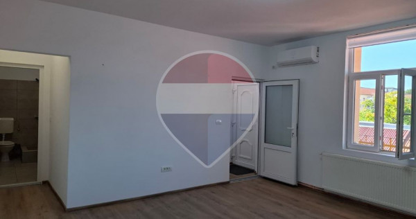 Spațiu comercial de 50mp de &icirc;nchiriat &icirc;n zona Ultracen...