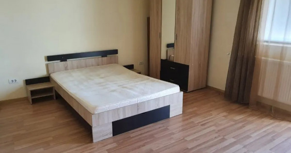 Ofer spre &icirc;nchiriere garsoniera &icirc;n Curtea de Arges Basarabilor