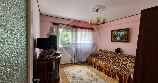 Apartament cu 3 camere de v&acirc;nzare &icirc;n zona Pompieri