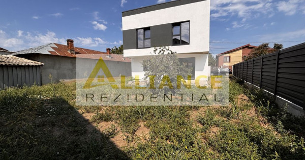 Casă modernă de v&acirc;nzare &ndash; 4 camere, 350 mp teren