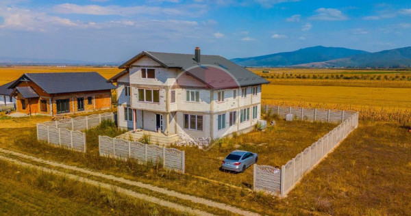 Vilă cu 14 camere la gri &icirc;n Carpinis | COMISION 0% |