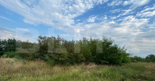 Teren intravilan 1.000 mp &ndash; priveliște panoramică asupra