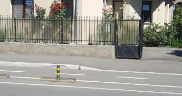 Vand casa si curte in zona centrala Campia Turzii