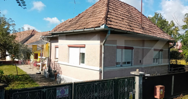 Casa de vanzare, 120 mp, zona Glodeni