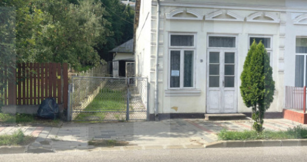 Duplex de vanzare, 81 mp, teren 463 mp, zona Dorohoi