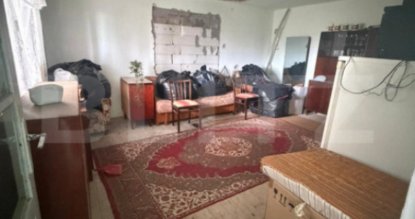Casa de vanzare, 70 mp, zona Cheia