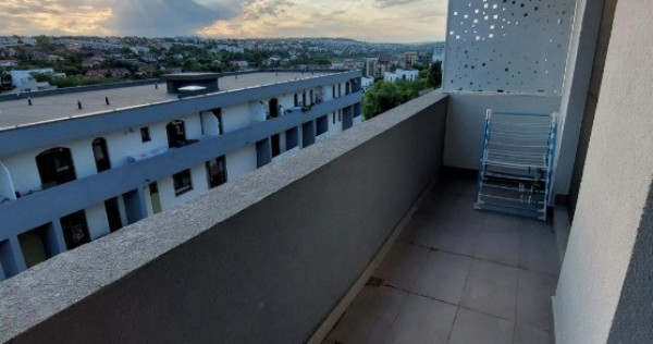 P.F, V&acirc;nd apartament cu 3 camere Pacurari