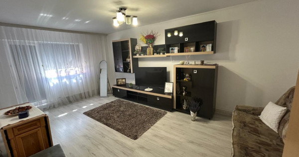 Apartament cu 3 camere, de , zona Brailei, Kauffland