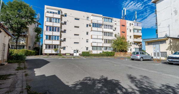 Apartament cu 3 camere decomandat la parter in Confectii Comision 0%