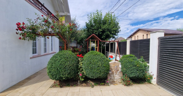 Casă S&acirc;npetru intrare