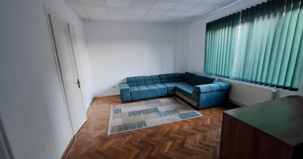 Inchiriez apartament 2 camere Piata Cipariu