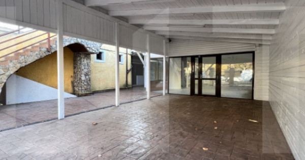 Spatiu comercial, 60 mp, zona Dambovita