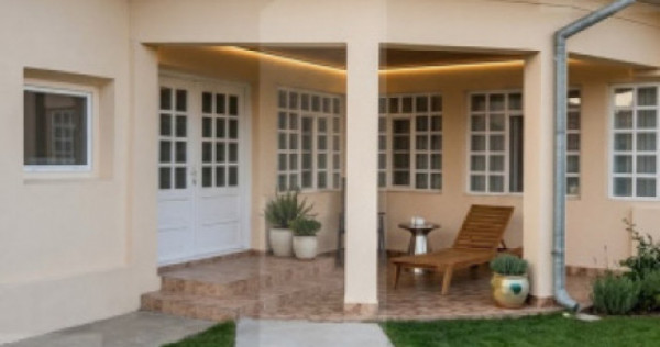 Casa Parter+Anexe si Teren 1088 mp Bals Olt