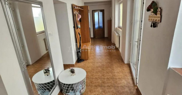Casa individuala 3 camere, 600 m2, Zona Fraidorf