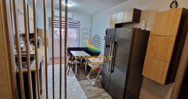 Apartament 3 camere, 2 bai, mobilat- metrou