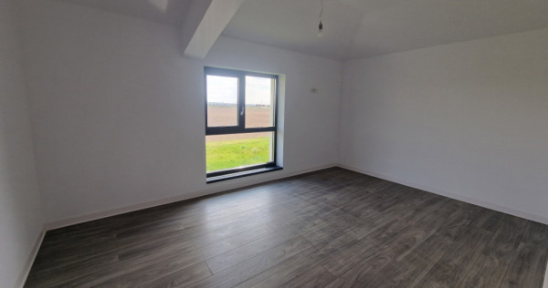 Duplex de vanzare cu 3 camere si teren de 309 mp - Recas