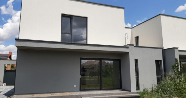 Casa cu 5 camere de vanzare in Dumbravita