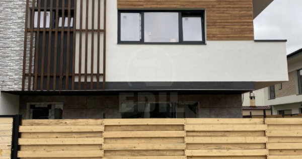 Vanzare Casa 5 camere; 150 mp; 3 bai , Subcetate