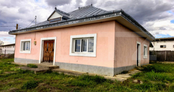 Casă parter, 3 camere, teren 1.240 mp și panoramă superb?