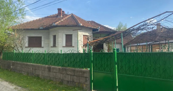 V&acirc;nd casă &icirc;n localitatea Livadia, comuna Baru