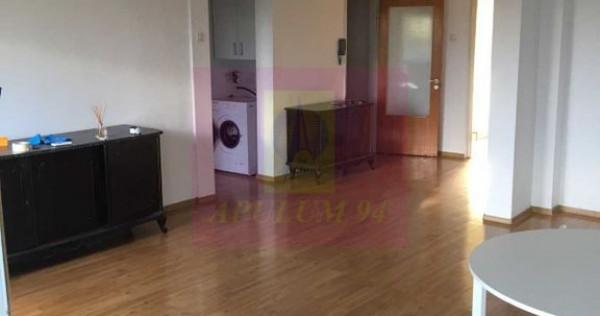 Apartament 3 camere, spațios, luminos și liniștit, cu vedere spre parc și lac