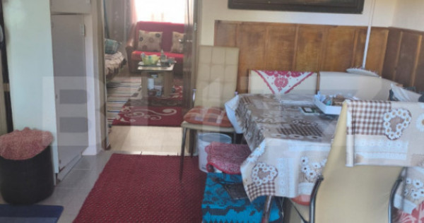 Casa de vanzare, 81 mp, zona Ocna Mures