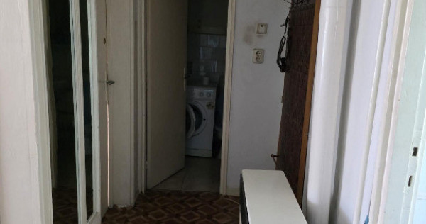 Apartament de 2 camere zona TRACTORUL,str Oltet,