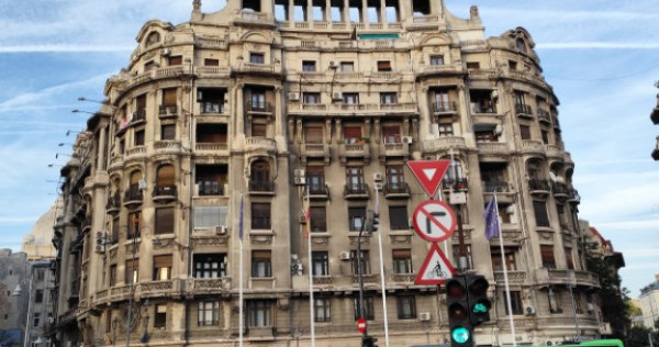 INCHIRIEZ APARTAMENT 3 CAMERE ZONA NATIUNILE UNITE