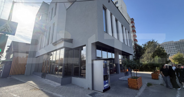 Spațiu comercial, 197 mp, zona Micro 6