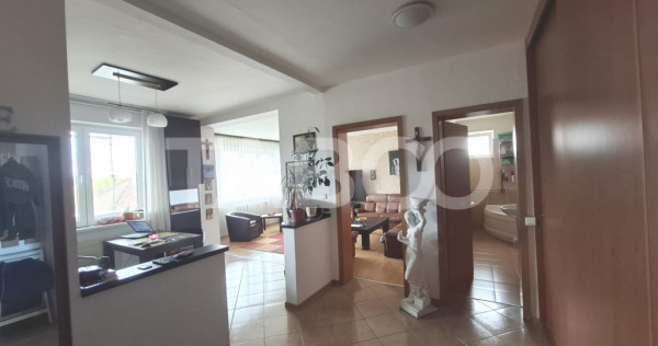 Apartament 2 camere de vanzare decomandat 62 mp zona Siretul