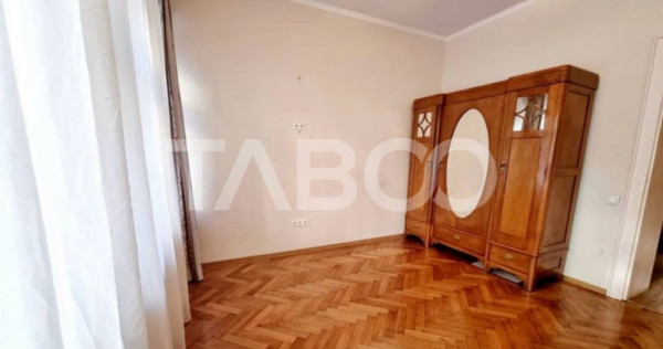 Apartament de vanzare 2 camere 2 bai 2 pivnite Centrul Istor