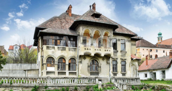 Vila interbelica isi asteapta cu speranta tacuta noul propri