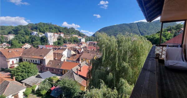Apartament de trei camere zona Centrul Istoric Brasovechi