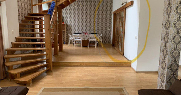 Vila de cinci camere in zona Schei