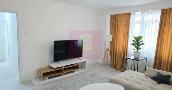 Vanzare apartament 3 camere Bd. Unirii stradal-Centru Civic