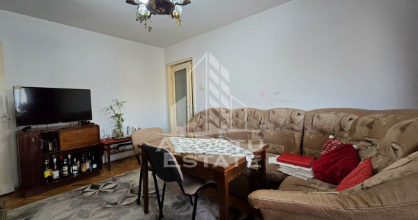 Apartament de vanzare cu 4 camere, centrala proprie, Dacia, Timisoara