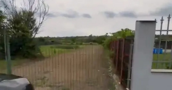Teren intravilan de v&acirc;nzare 1450mp