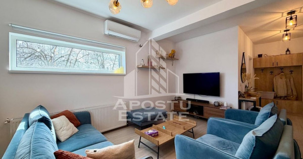 Jumatate de Duplex de vanzare, panouri solare, 95 mpu, Sanandrei