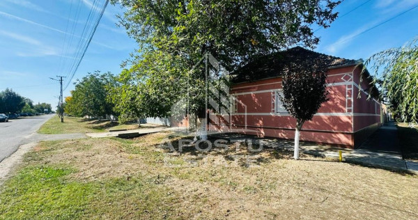 Casa de vanzare in Santana teren generos