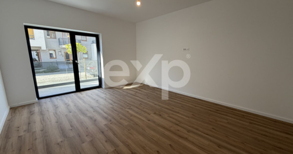 Apartament 2 camere decomandat, parter, tractorul nou, Cores